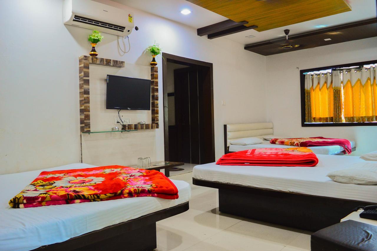 Hotel Shree Dwarkadhish Palace Ujjain Exteriör bild