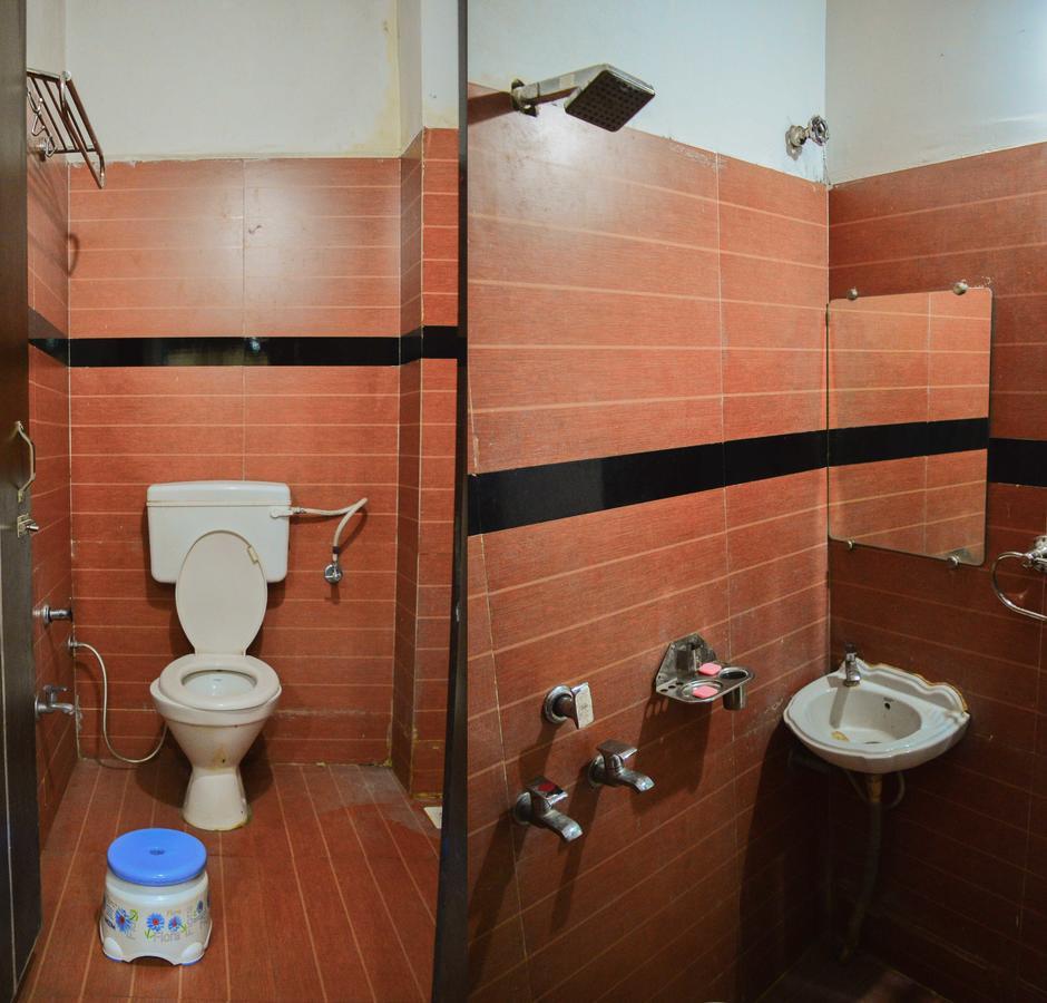 Hotel Shree Dwarkadhish Palace Ujjain Exteriör bild