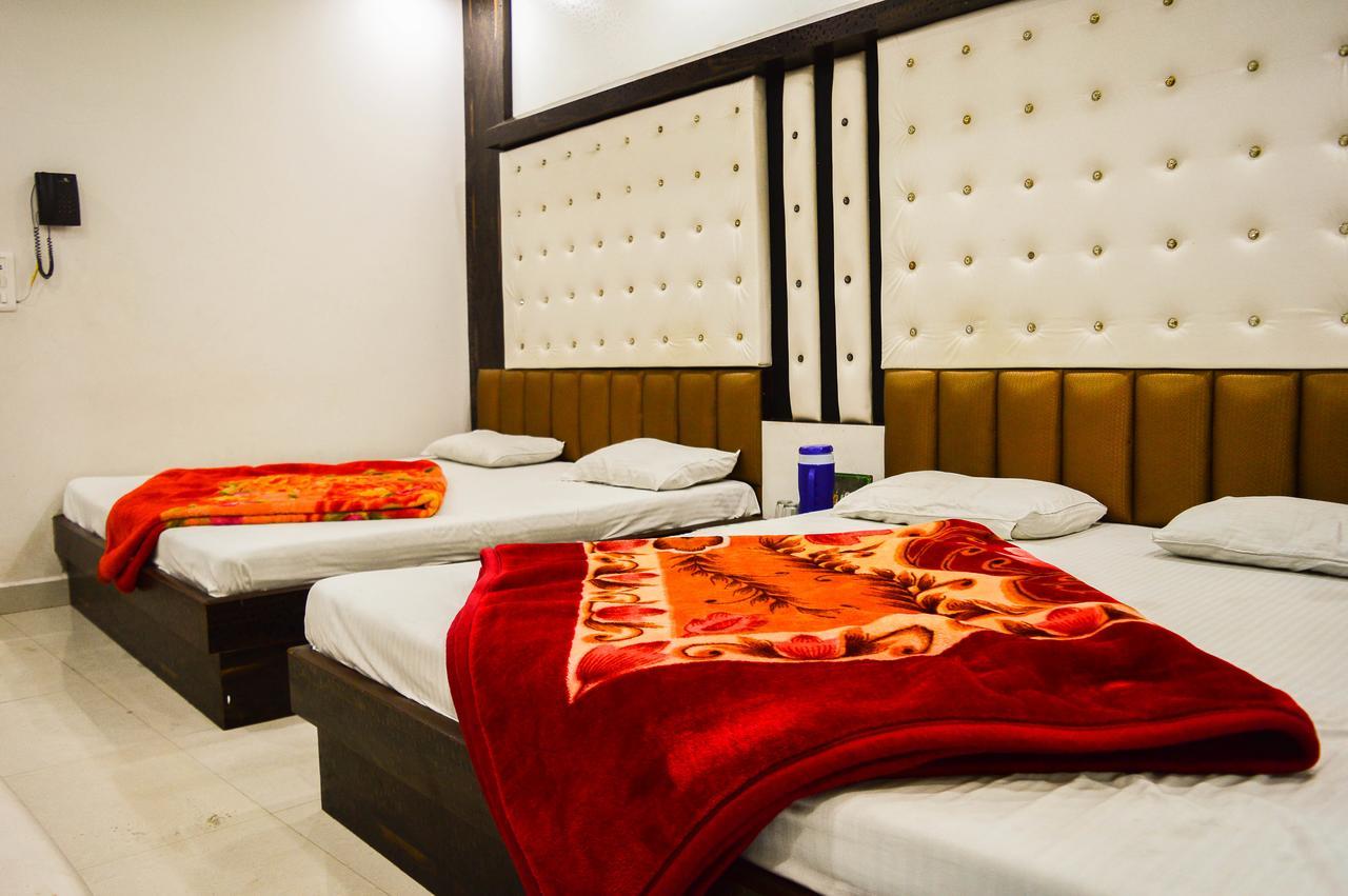Hotel Shree Dwarkadhish Palace Ujjain Exteriör bild