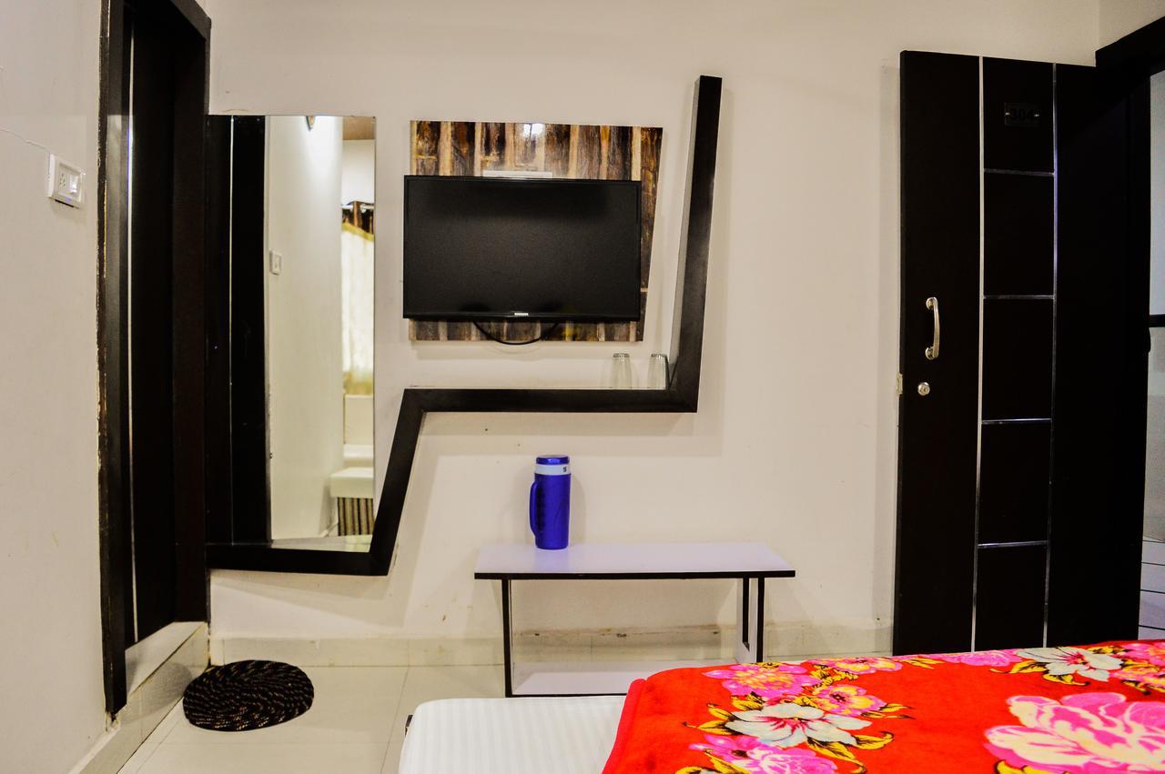 Hotel Shree Dwarkadhish Palace Ujjain Exteriör bild