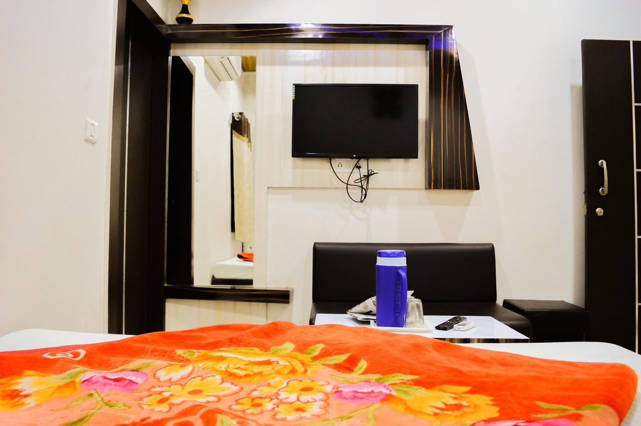 Hotel Shree Dwarkadhish Palace Ujjain Exteriör bild